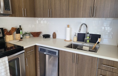 Cherry Creek Apartment | Rooftop Pool open all year round, Hot Tub and breathtaking Mountain View’s