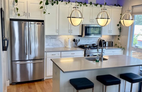 Sloan Lake House | Rooftop + pool table + hot tub near Broncos Stadium!