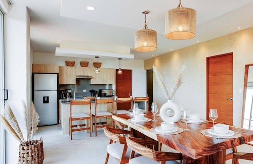 Villa Juarez Condo | Rooftop Retreat | Pool | Gym | BBQ | Near Beach!