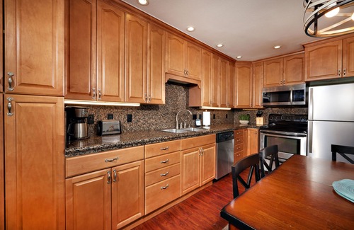 Townsite Condo | Rooftop Seabreeze ~ Gorgeous Ocean & Harbor View Penthouse Condo!