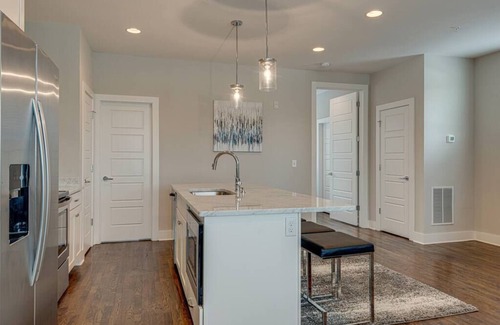 Hillsboro Village House | Rooftop Townhome+Pet Friendly+12 South