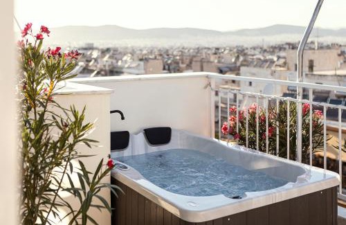 Omonia Apartment | Rooftops of Athens - Vathi Studio Jacuzzi & View