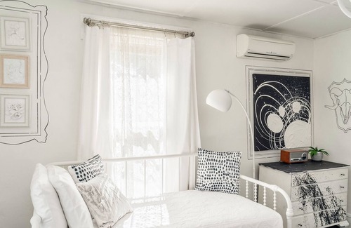 Woodstock Apartment | Room 11- Twin Gables of Woodstock