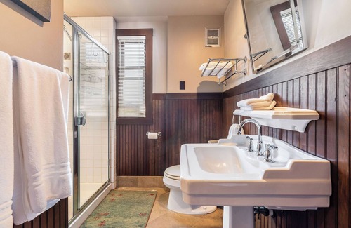Broadway House | Room 307 - Unique Accommodations in Seattle's Capitol Hill