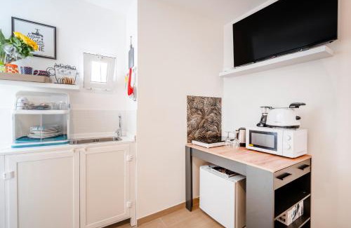 Bari City Centre Apartment | Room 4 - Lovely & Functional Studio