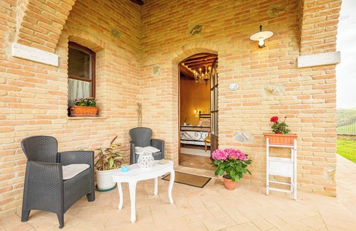 Vergelle Apartment | Room 'Alba' with Shared Pool, Wi-Fi and Air Conditioning