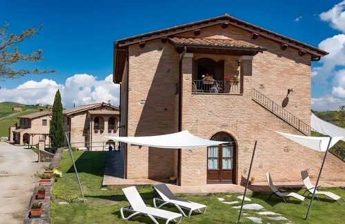 Vergelle Apartment | Room 'Alba' with Shared Pool, Wi-Fi and Air Conditioning