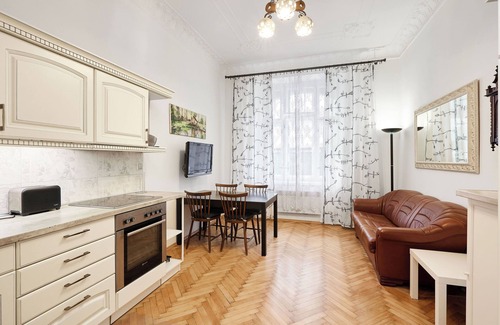 Prague 7 Apartment | Room and Parking Assistance (K1)