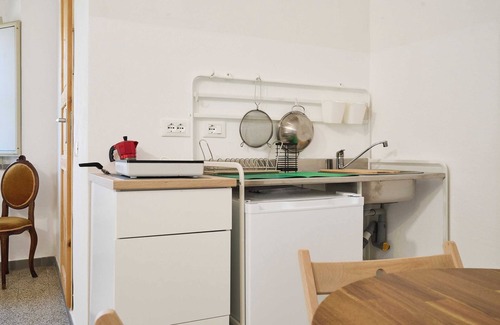 Riotorto Apartment | Room 'Camera 3 - Del Ponti' with Shared Garden and Wi-Fi