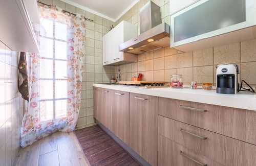 Maddalenedda House | Room 'Camera Luna' with Balcony, Wi-Fi and Air Conditioning
