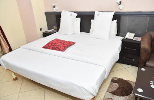 Benin City House | Room-choice Gate Hotel-business Double