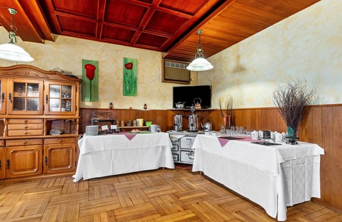 Oberkirch Apartment | Room 'Doppelzimmer 8' with Shared Terrace