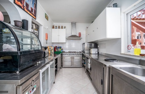 Armacao de Pera Apartment | Room 'Falésia' with Shared Pool, Wi-Fi and Air Conditioning