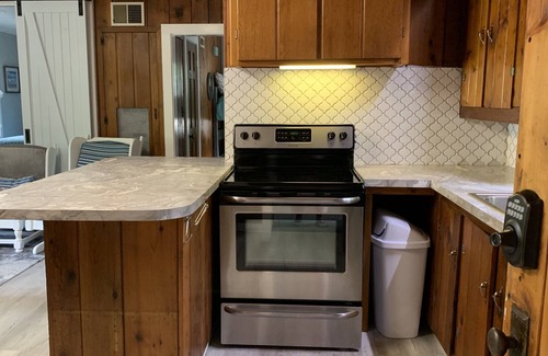 Higgins Lake Cottage | Room For All - Hilltop View Cottage