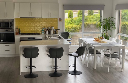 Fyansford House | ROOM for Rent: 15mins to Geelong CBD/Waterfront /Deakin Uni(Waurn Ponds).
