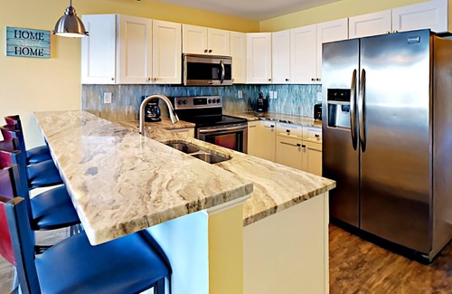Put-in-Bay Condo | Room for You and Your Friends - 4 BR Directly on Lake Erie max 12 ppl CON 202