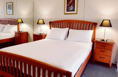 Surfers Paradise Resort | Room in a Luxury Resort with Great Views in Heart of Surfers Paradise Gold Coast