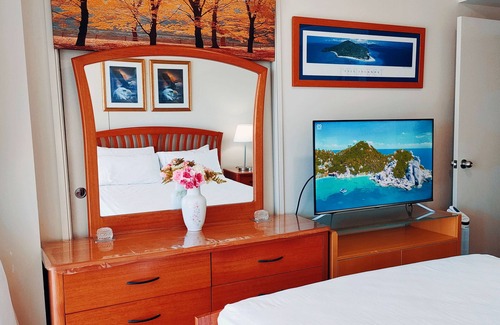 Surfers Paradise Resort | Room in a Luxury Resort with Great Views in Heart of Surfers Paradise Gold Coast