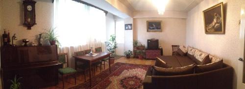 Kentron Apartment | Room in Apartment at Tigrana Metsa