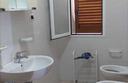 Pineto Bed & Breakfast | Room in B&B - Quadruple Room Just Steps From the sea - Ideal for a Relaxing Vacation