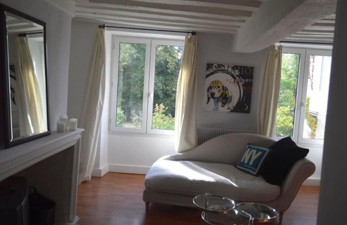 Saint-Jean-le-Blanc House | Room in Guest room - Maison lAmerique welcome you to one of their rooms Dogs are also welcomed