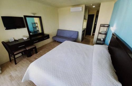 Zona Hotelera House | Room in Guest room - Studio 502 inside Cancun Resort