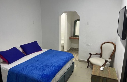 Cartagena Cabin | "room in Lodge - Comfortable Tr-a2d Queen Sized Bedroom Near Beach With Pool and Wifi"