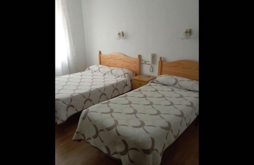 Luarca House | Room in Lodge - Double and single room - Pension Oria 3