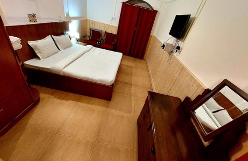 The Mall Road House | Room in Lodge - Duplex Suite 1 - Enjoy Your Ultimate Workations