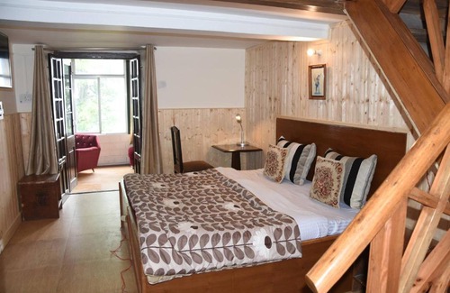 The Mall Road House | Room in Lodge - Duplex Suite 1 - Enjoy Your Ultimate Workations