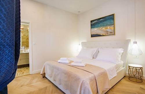 Old Town Bed & Breakfast | Room in the center of Split
