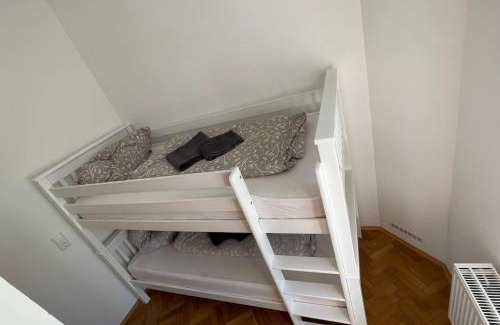 Leitendorf Apartment | Room in Top 2 Vila Rebuli For 4 people