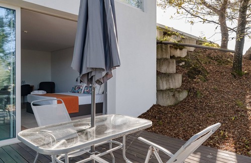Vieira do Minho Apartment | Room 'King Deluxe - Oak Nature' with Shared Pool, Shared Terrace and Wi-Fi