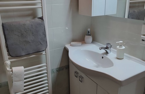 Udine House | Room 'Maria Stella Giardino' with Shared Garden, Wi-Fi and Air Conditioning