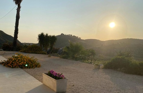 Montallegro Apartment | Room 'Monte Suso' with sea view, shared terrace and air conditioning