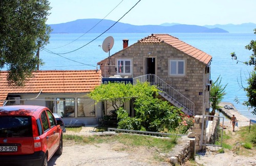 Krucica Bed & Breakfast | Room near beach Slađenovići, Dubrovnik (S-2161-g)