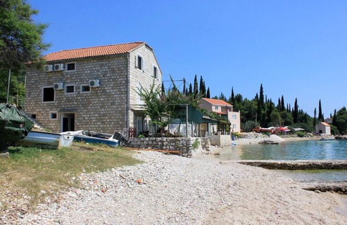 Krucica Bed & Breakfast | Room near beach Slađenovići, Dubrovnik (S-2161-g)