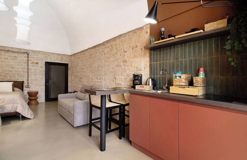 Turi Bed & Breakfast | Room 'Nettuno' with Wi-Fi and Air Conditioning