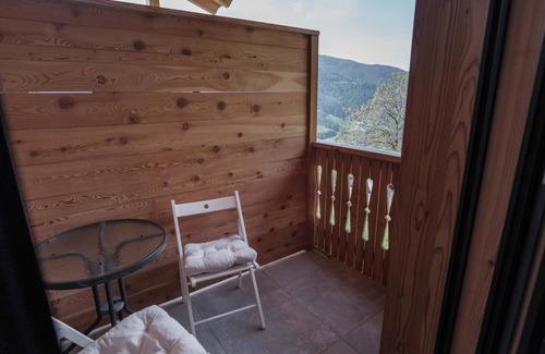 Velturno Apartment | Room 'Oberhemberger Hof Dreier' with Mountain View, Shared Terrace and Wi-Fi