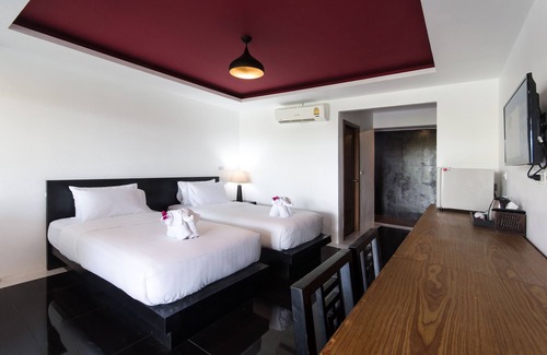 Wichit House | Room Only · Deluxe Room, 16min to Phuket Old Town