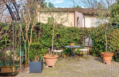 Fiesole Apartment | Room 'Pretty Suite Firenze' with Private Garden, Wi-Fi and Air Conditioning