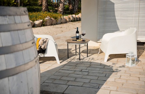 Ispica Apartment | Room 'Riofavara Winery - Suite Barrique' with Private Terrace, Wi-Fi and Air Conditioning