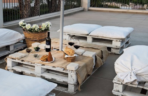 Ispica Apartment | Room 'Riofavara Winery - Suite Barrique' with Private Terrace, Wi-Fi and Air Conditioning