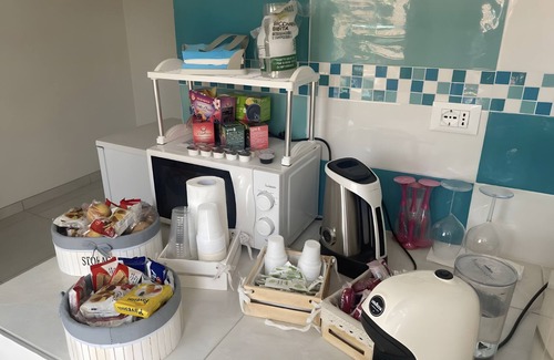 Chioggia Apartment | Room 'Sole Con Terrazza' with Shared Terrace, Wi-Fi and Air Conditioning