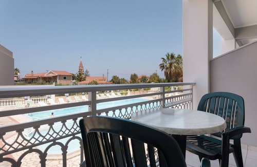 Argassi Apartment | Room 'Standard Pool View' with Mountain View, Shared Pool and Wi-Fi