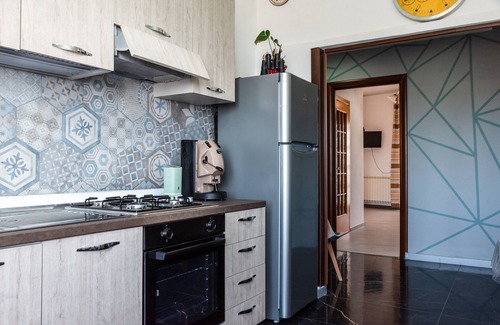 Agrigento Apartment | Room 'Stanza Fiore' with Wi-Fi and Air Conditioning