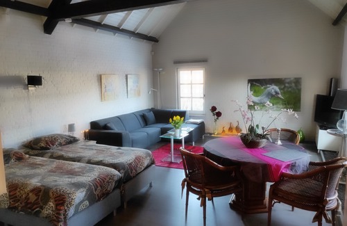 Blitterswijck Hotel | Room to Rent with Own Entrance, Living Room and Bathroom