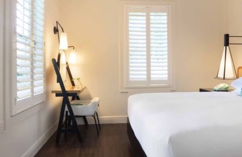 Old Town Hotel | Room w/Queen Bed in Vibrant Key West! Enjoy Romantic Ambience near Attractions