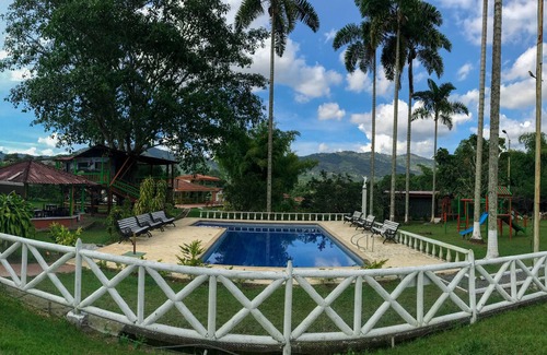 Pereira House | Room with 2 double beds