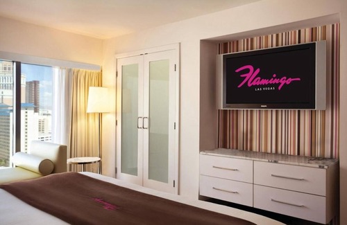 Las Vegas Strip Hotel | Room with One Bed at a Hotel